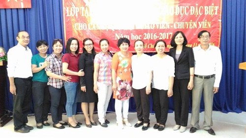 Tham dự khóa học bồi dưỡng năng lực giáo dục học sinh có nhu cầu đặc biệt